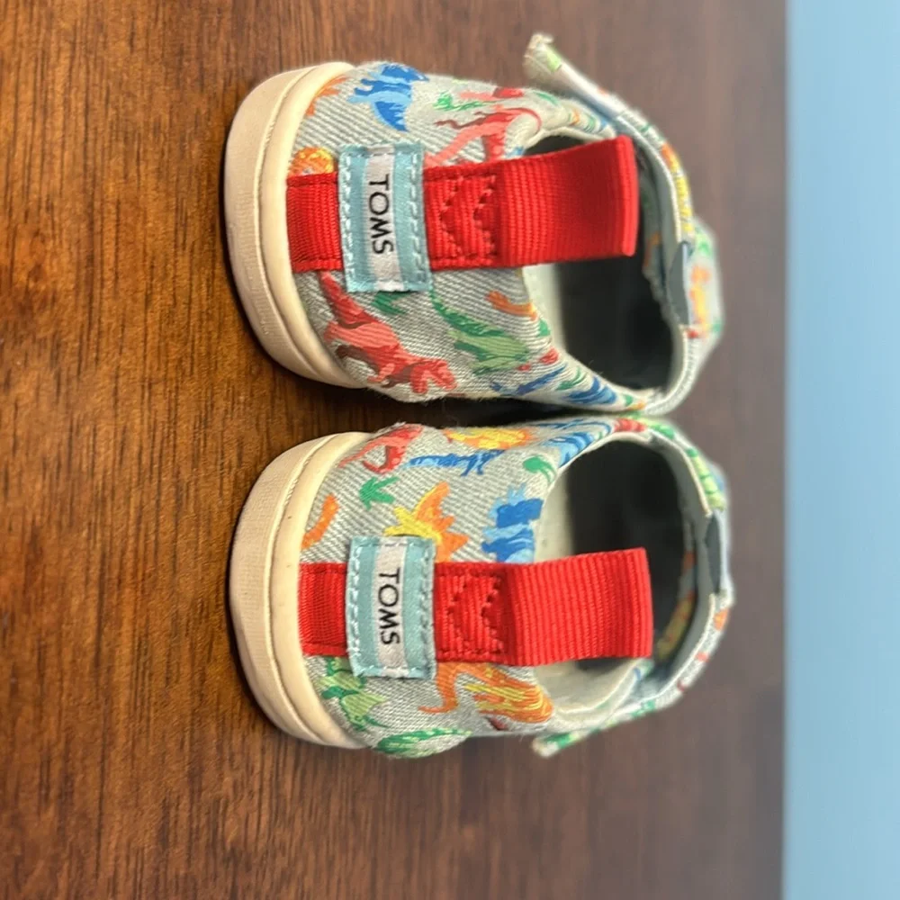 Toms kids shoes size us 9